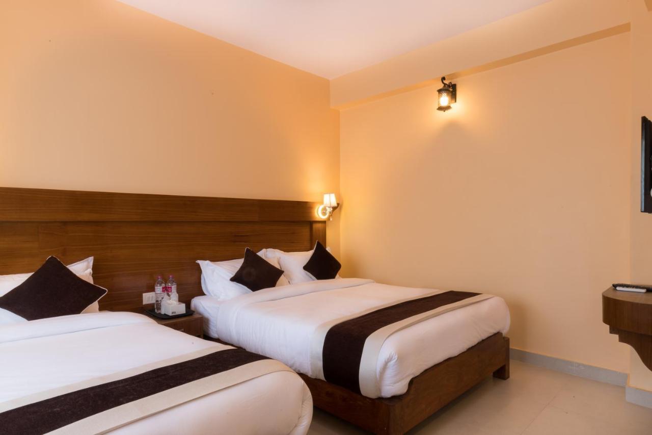 Hotel Lake Shore โพคารา ภายนอก รูปภาพ