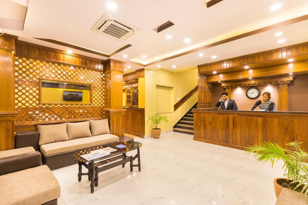 Hotel Lake Shore โพคารา ภายนอก รูปภาพ